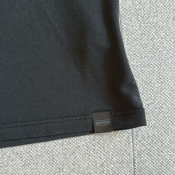 Uniqlo Heat tech Black short sleeve t shirt mens small - Picture 2 of 6